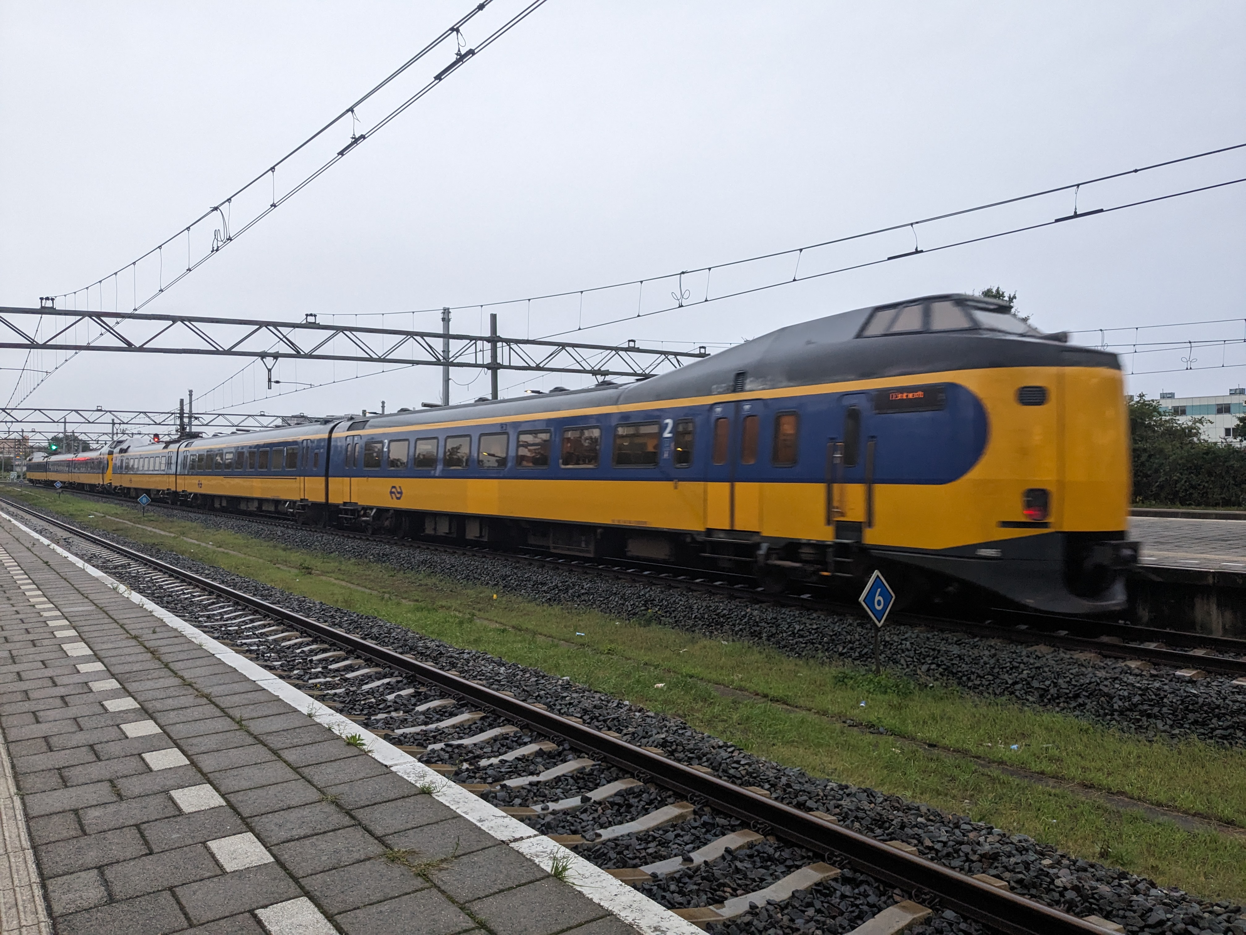Photo of an ICM trainset in a cloudy day.